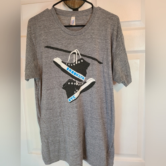 (1139) Gnome Enterprises Woman's Graphic T-Shirt, Brooklyn, NY, Large, Grey - Picture 2 of 12